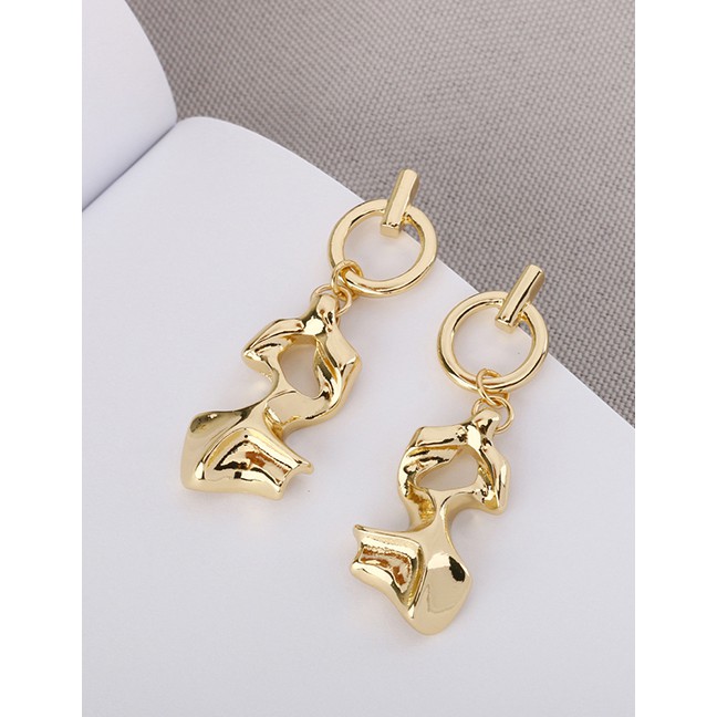 LRC Anting Tusuk Fashion Gold Metal Irregular Glossy Earrings F69825