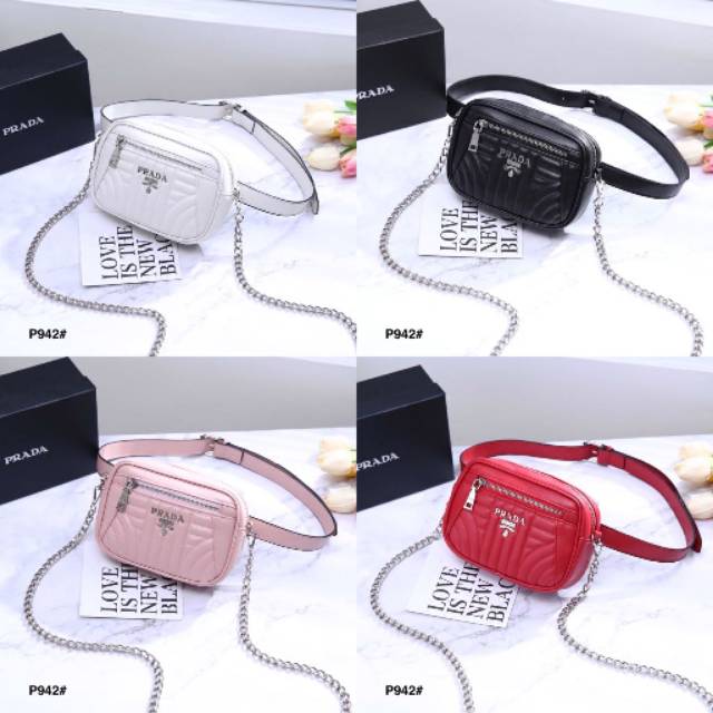 Diagramme Leather Belt Bag Prada Ayu Ting Ting SilverHDW
P942# Prada Belt Bag (vc)