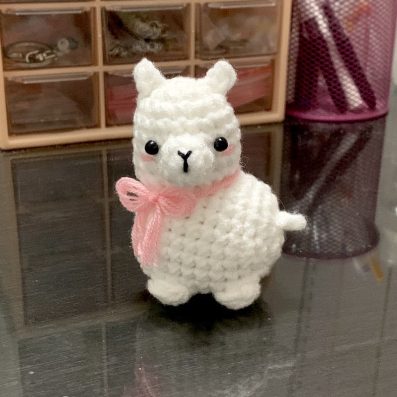 gantungan kunci boneka rajut amigurumi alpaca / keychain llama souvenir kecil lucu
