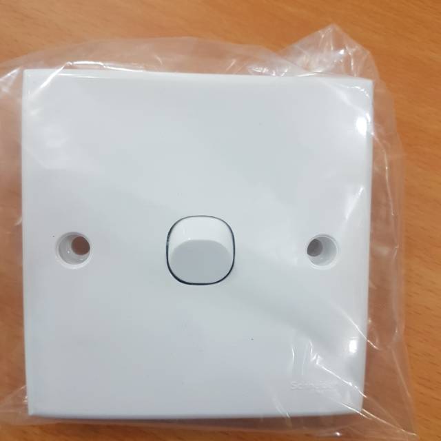 Saklar tunggal clipsal / schneider