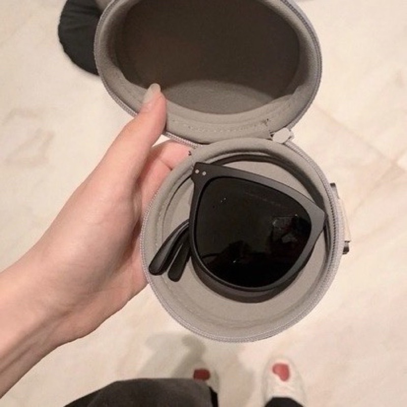 COD Kacamata Lipat Small Candy Hitam Folding Sunglasses Wanita Pria Gaya Retro Korean Fashion Warna Hitam Jelly Model Mata Kucing Cat Eye Import Terlaris Terbaru Tren Anak Remaja Dewasa Trend Terbaru Terlaris