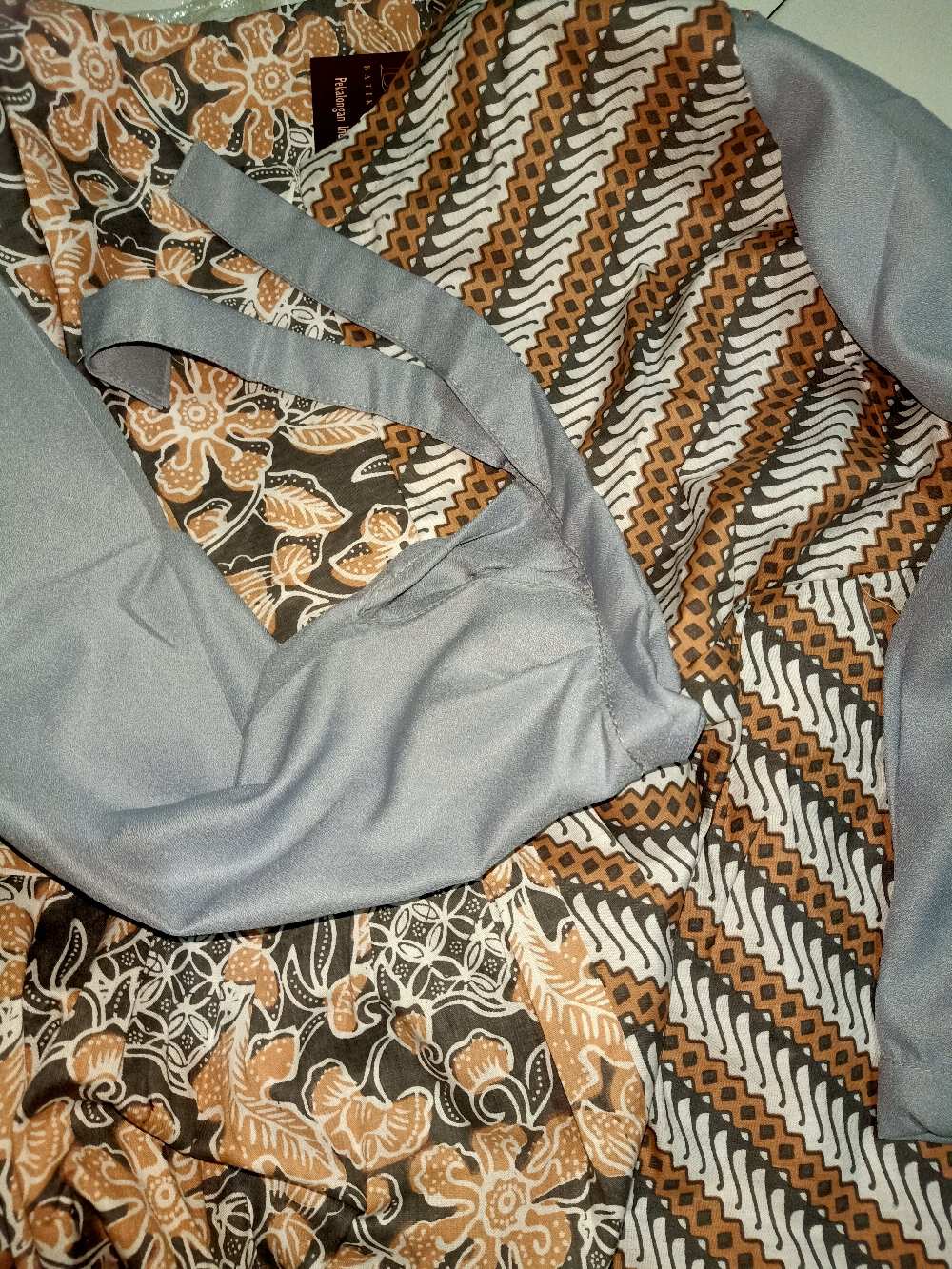 Atasan Batik Dolby Dolbi Dobby Doby Tenun Sutra Tulis Halus Katun Atbm Baron ,sarombit Atasan Ruby