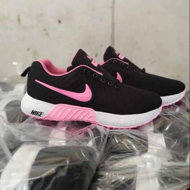 Sepatu Olah raga wanita