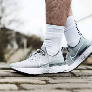 epic react infinity run flyknit