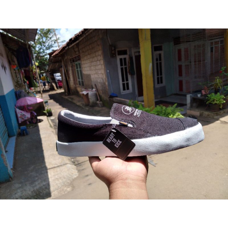 Slip On Geoff Max Meery Black and white