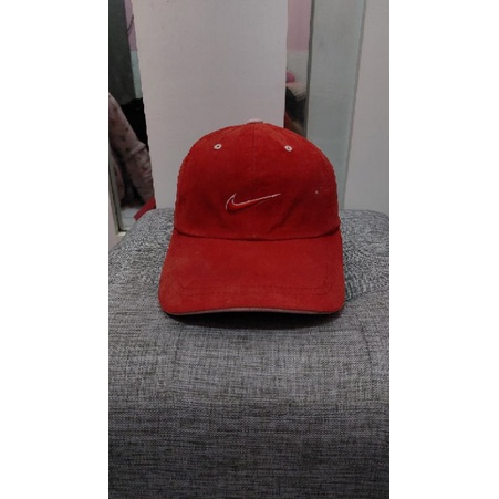 Cap nike merah second