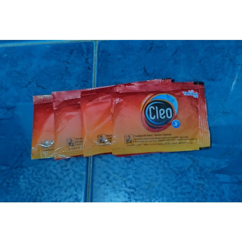 

CLEO SACHET