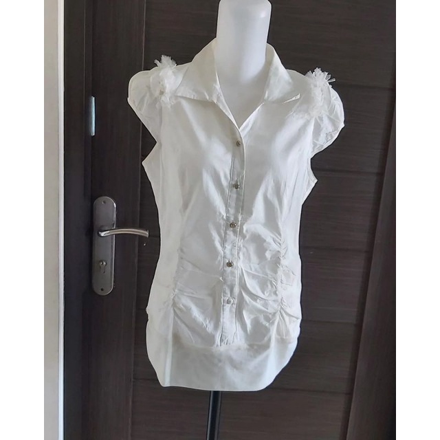 kemeja buntung putih bahu organza pl