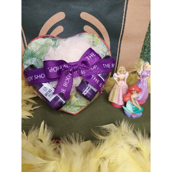 the body shop gift set white musk / bingkisan natal black musk / hampers white musk original