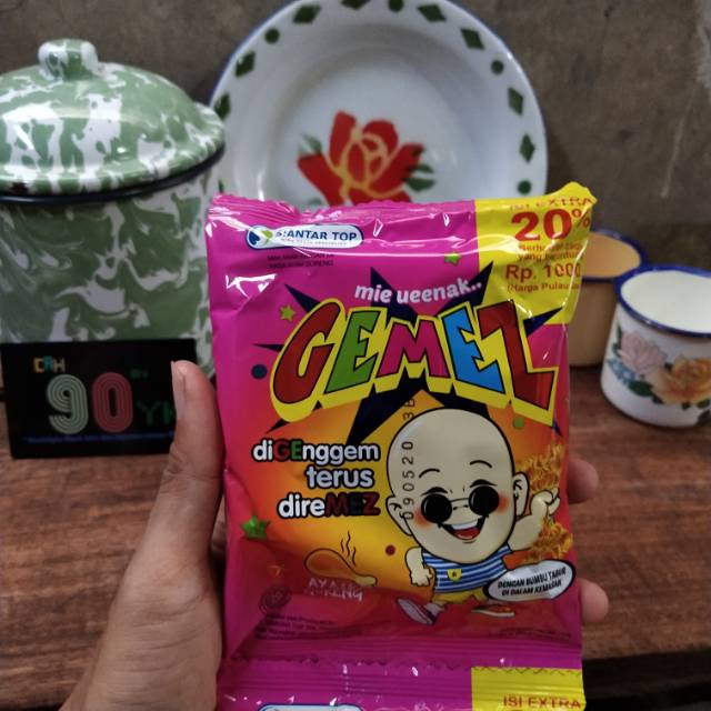 MIE GEMEZ BESAR Pink.DigenGEM trus direMEZ.Jajanan Mi JADUL 90an.MURAH