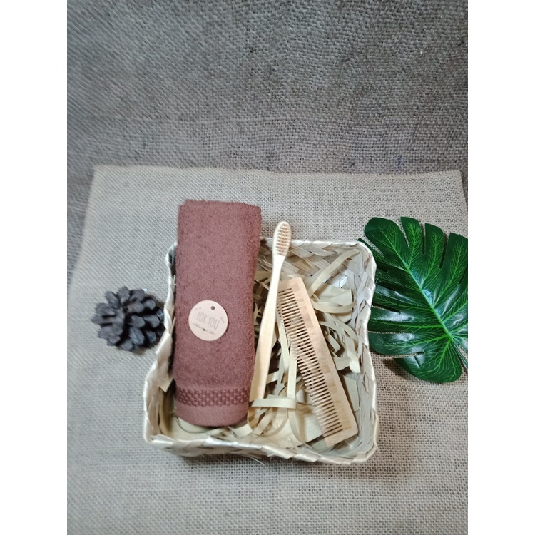 

HAMPERS BESEK / AESTHETIC HAMPERS / TRVEL KIT GIFT BOX