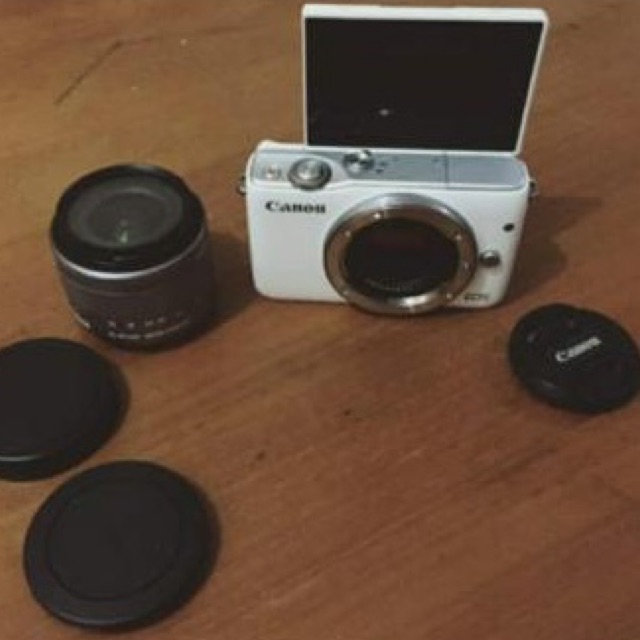 CANON EOS M10