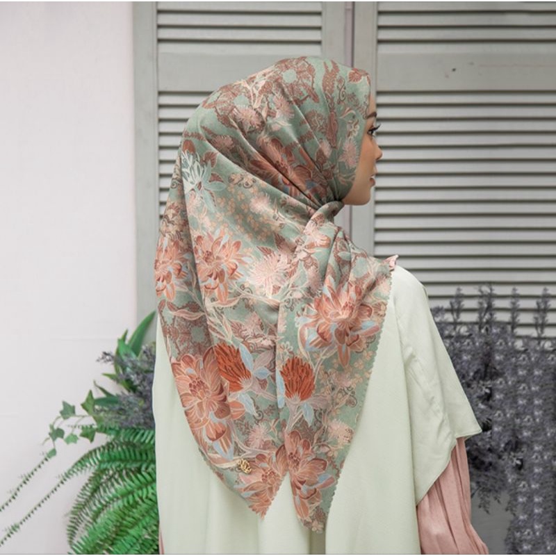 ADELINE Scarf Heaven Lights