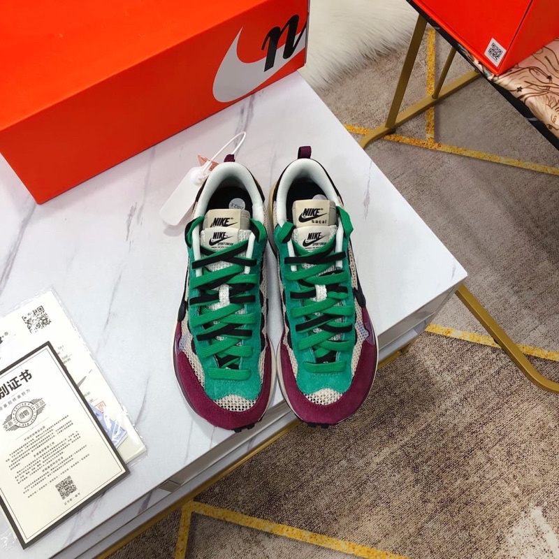 Nike Sacai Red Green BNIB