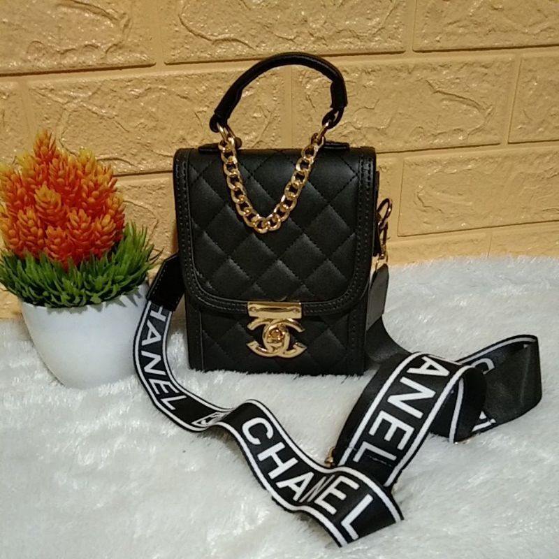 TAS SELEMPANG WANITA BOXCHAIN CNL0366