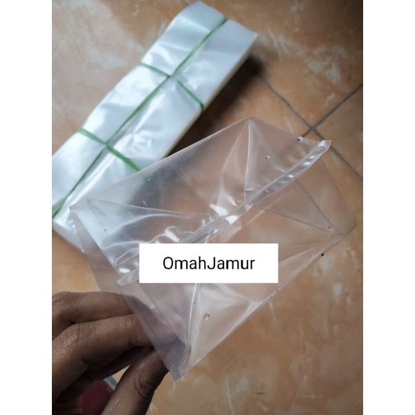 

Plastik Khusus Baglog Jamur Tiram Size 18x35 tebal 0,4