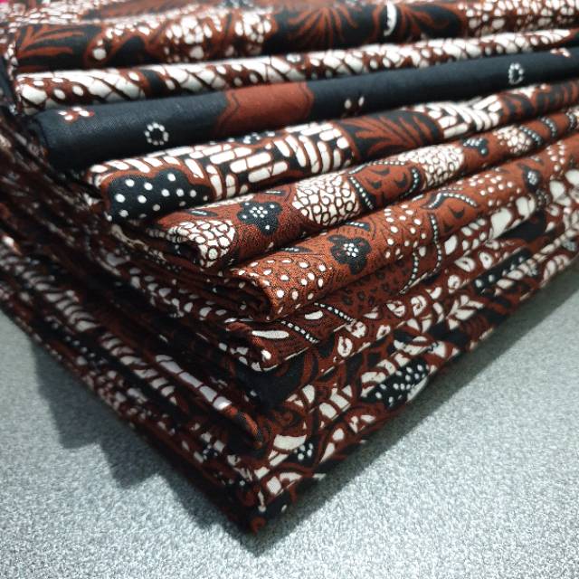 Kain Batik Jogjaan / Kain Motif Jogja / Kain Panjang Batik Putihan Soga Menoro