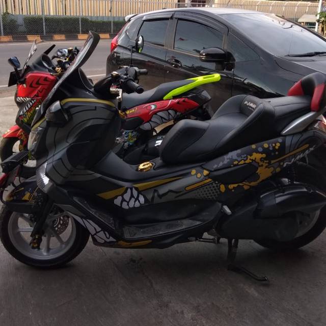 Decal stiker motor Nmax warna Hitam Abu motif shrak kode 096