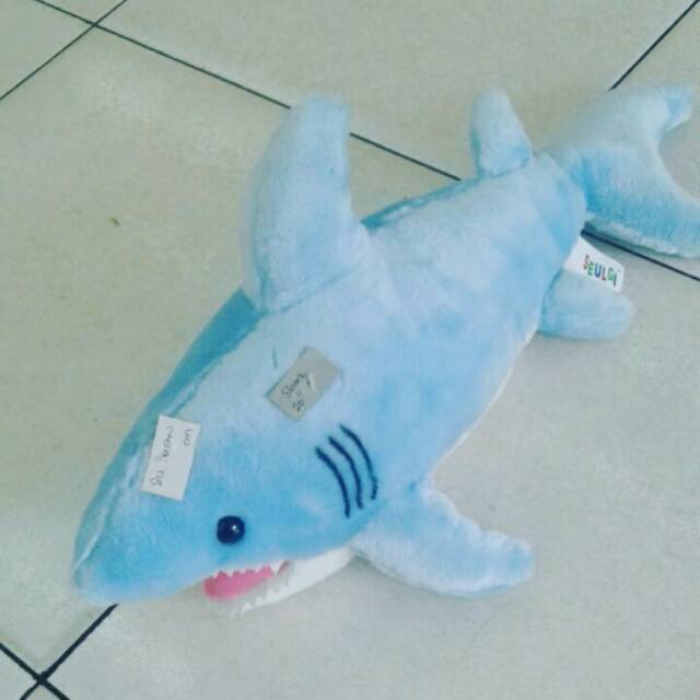Boneka karakter hewan air laut buas ikan hiu / shark fish kosong kelas internasional uk. L SNI murah