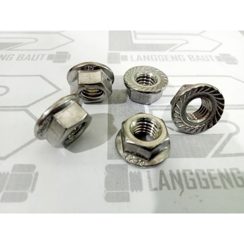 Mur Flange M8 Stainless Steel / Mur Tapak Stainless Baut 12