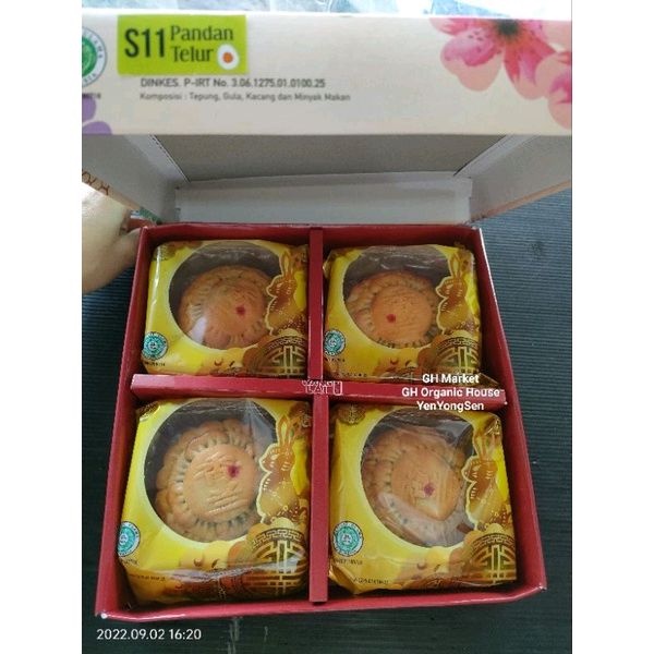 

MOON CAKE WANG LAI PANDAN TELUR / KUE BULAN WANGLAI MOONCAKE ISI 4PCS