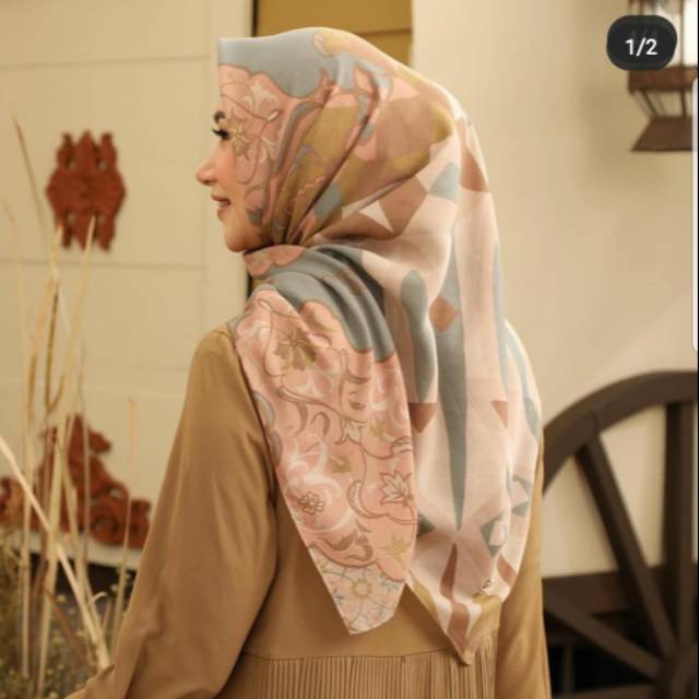 Kyra scarf  "taffy" new..