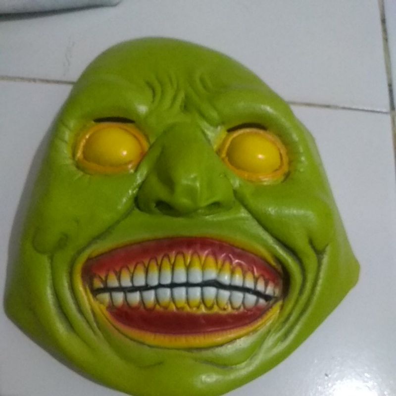 topeng seram mata putih Halloween Exorcist mask