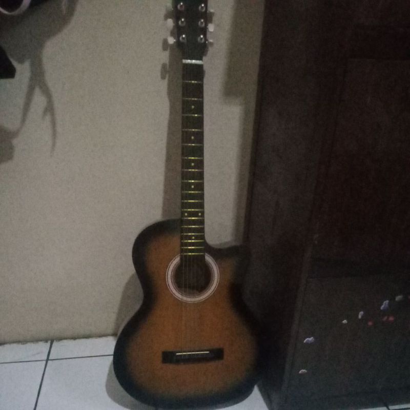 Gitar YAMAHA FG - 225