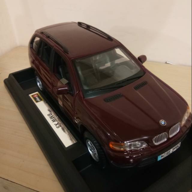 Burago Diecast 1:24 BMW X5