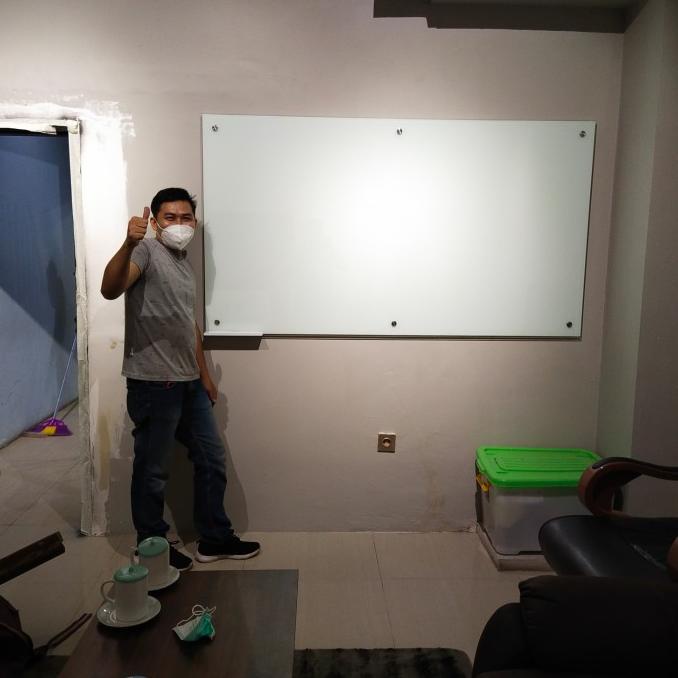

papan tulis kaca (glassboard) uk 120 x 180