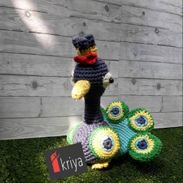 Amigurumi boneka rajut merak