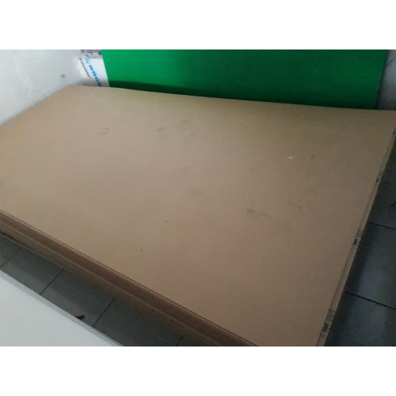 akrilik lembaran 122x244cm 4mm