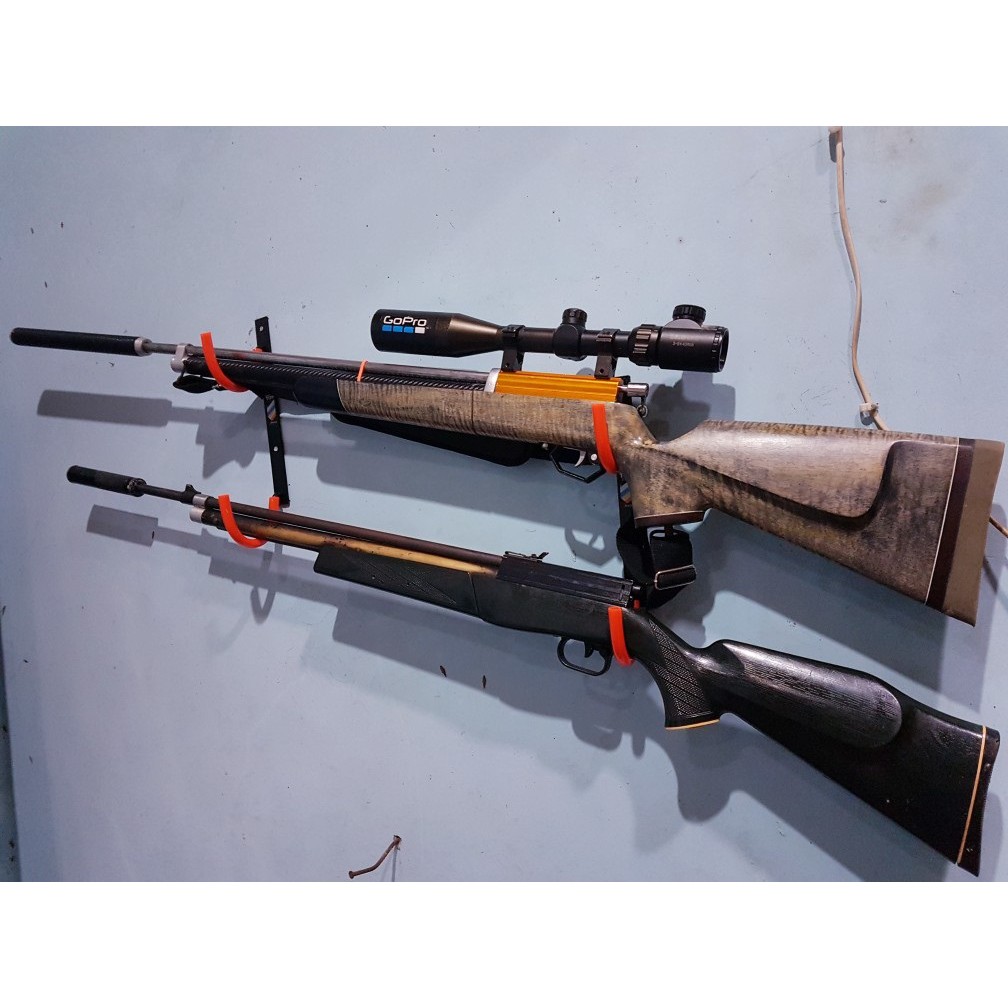 Rak display gantungan senapan angin dinding dua sun