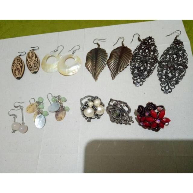 Preloved asesoris wanita