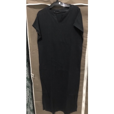 preloved Uniqlo Women Gaun lengan pendek