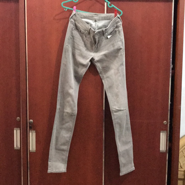 Preloved : UNIQLO jeans