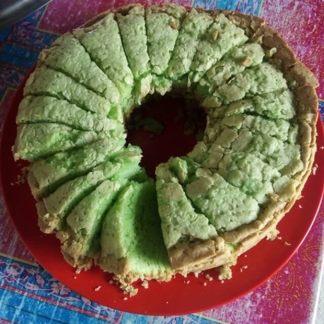 

Kueh bolu pandan kampung