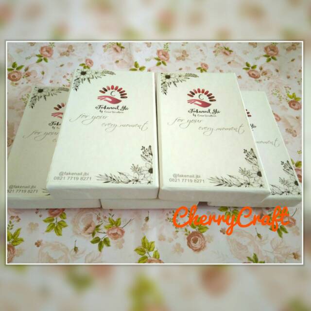 

Kotak Kado Packing ukuran 12x7x2 cm cetak nama logo brand