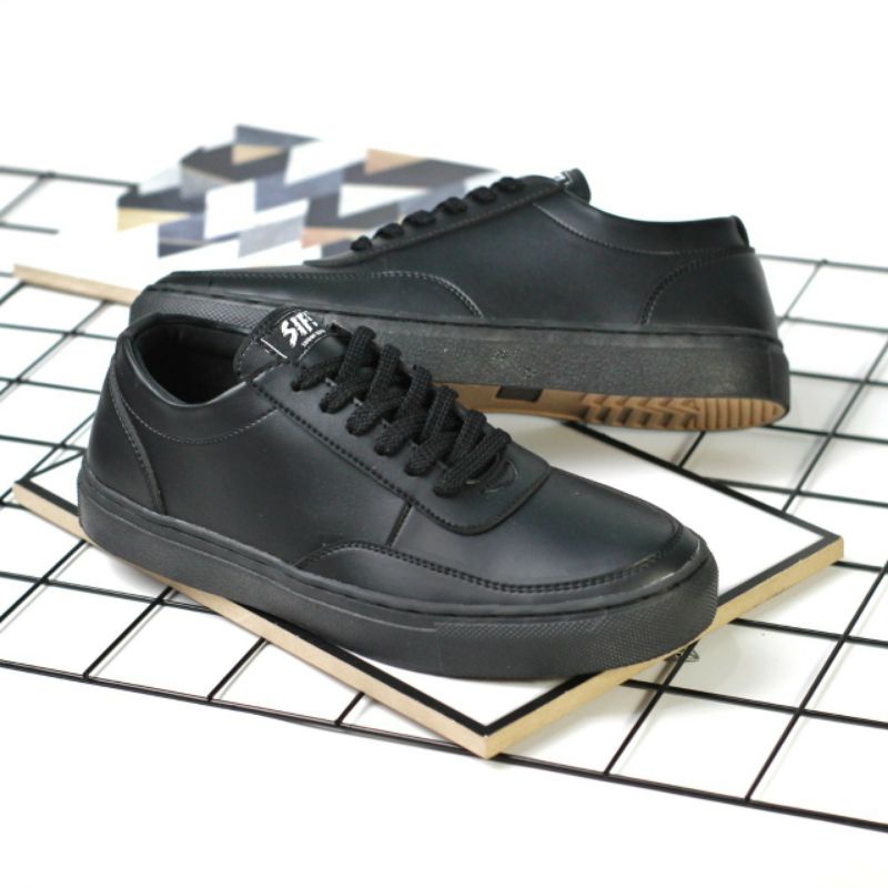 Sepatu Casual Pria Sneakers Kasual Kerja Kets Santai Original Terbaru Murah