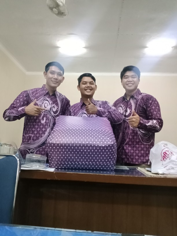 Batik Pria Uwer Dasaran Ungu Lapis Furing Reguler Fit M L Xl / Masbatiksolo