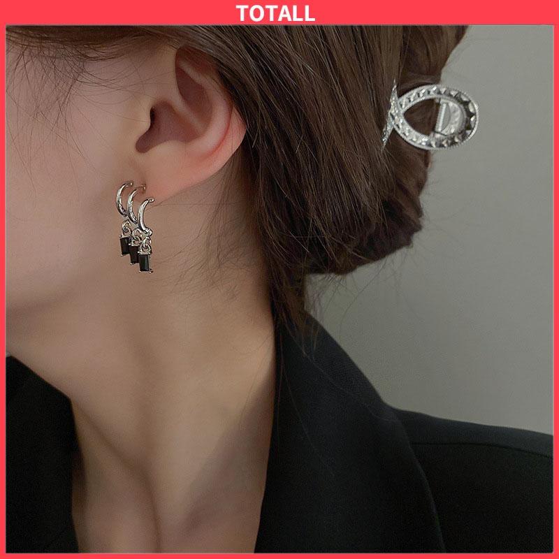 COD Anting Pejantan Zirkon Gelap Wanita Manis Keren Gaya Niche Design Personality Earrings-Totall