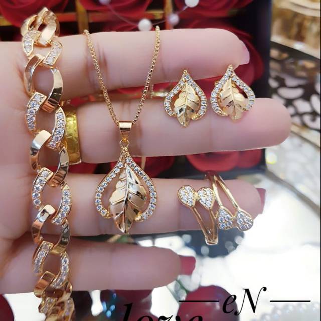  Xuping  set perhiasan lapis emas 24k 2605 Shopee  Indonesia