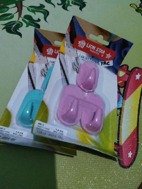 Capstock Tempel / Hanger Hook Merk Lion Star Isi 3 Pcs Hk-2