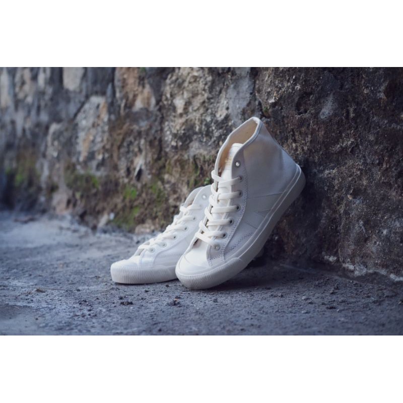 Arl Warrior II High White