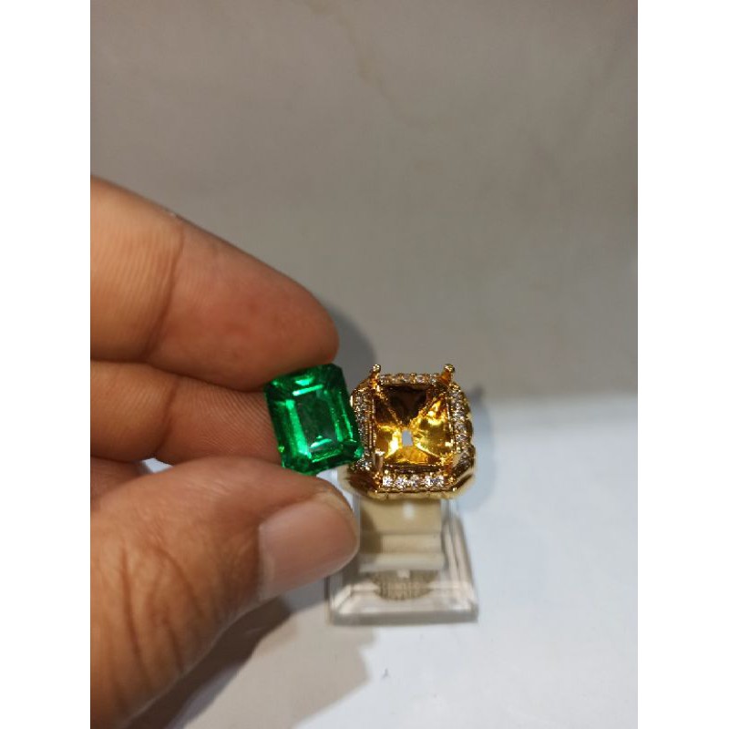 BATU CINCIN ZAMRUD BIRON