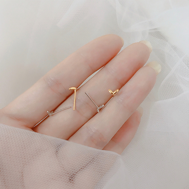 Anting Stud Desain Hati Daun Tauge Gaya Simple Untuk Wanita