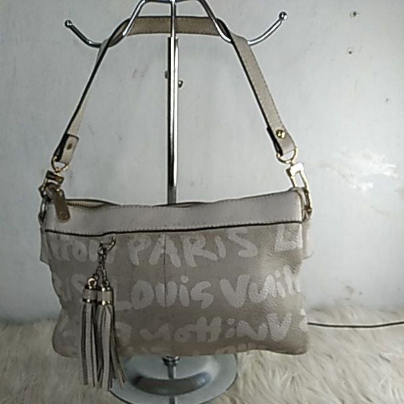 Tas wanita / Tas ketek/ Shoulder bag / Prelove / second Brand " LOUIS VUITTON"