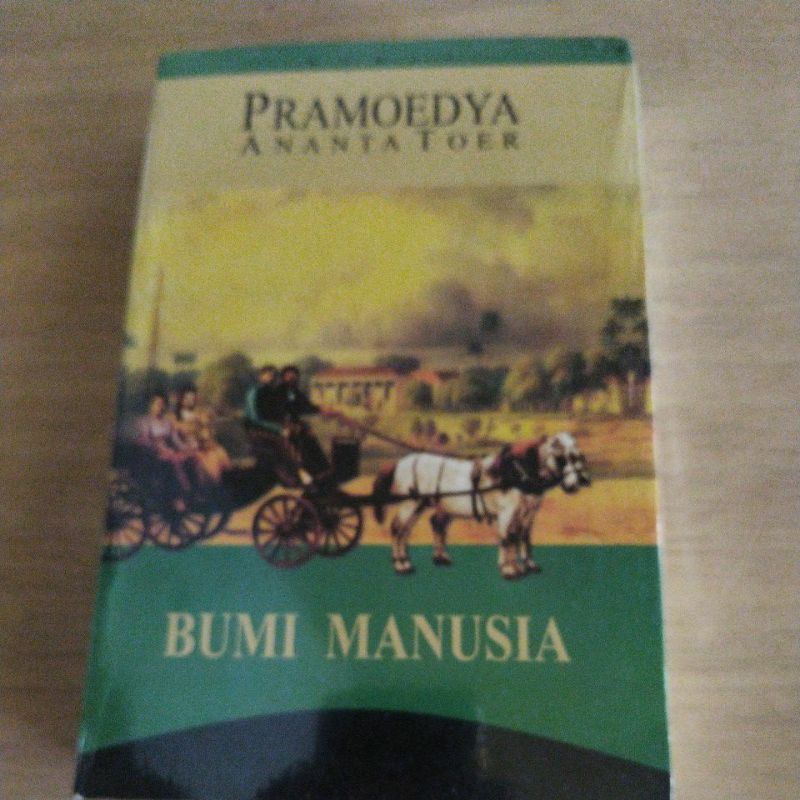 BUMI MANUSIA PENGARANG PRAMOEDYA