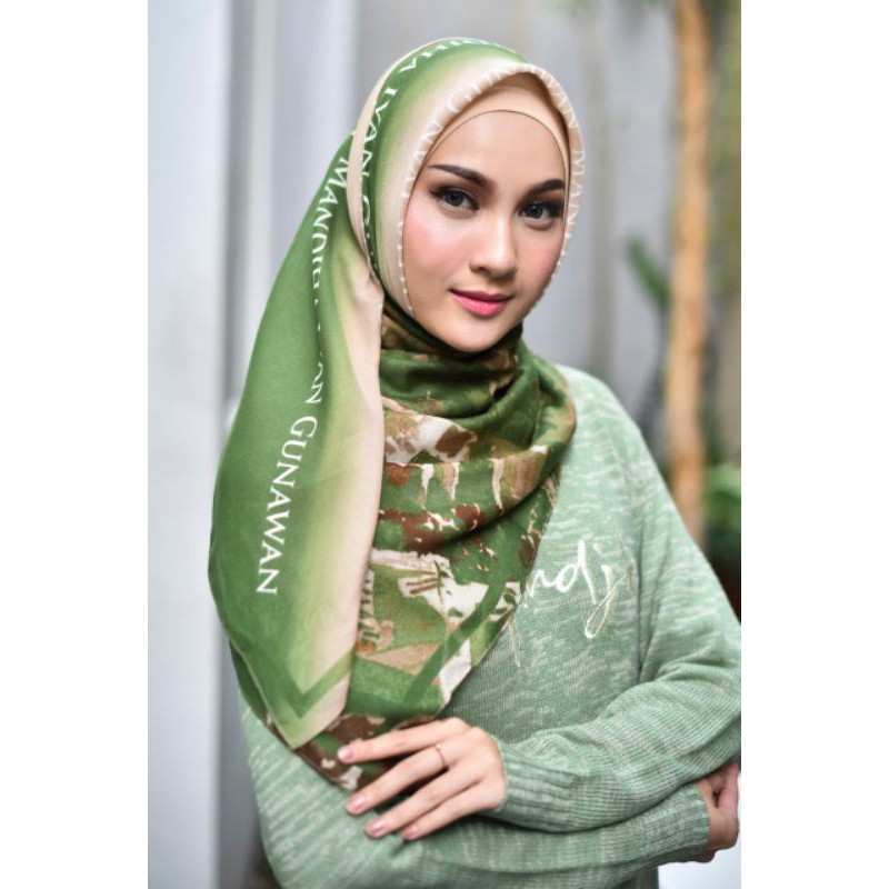 milan scarf green mandjha ivan gunawan