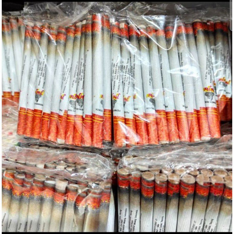 

Permen rokok rasa coklat, per pack isi 20 (bisa dijual lagi)